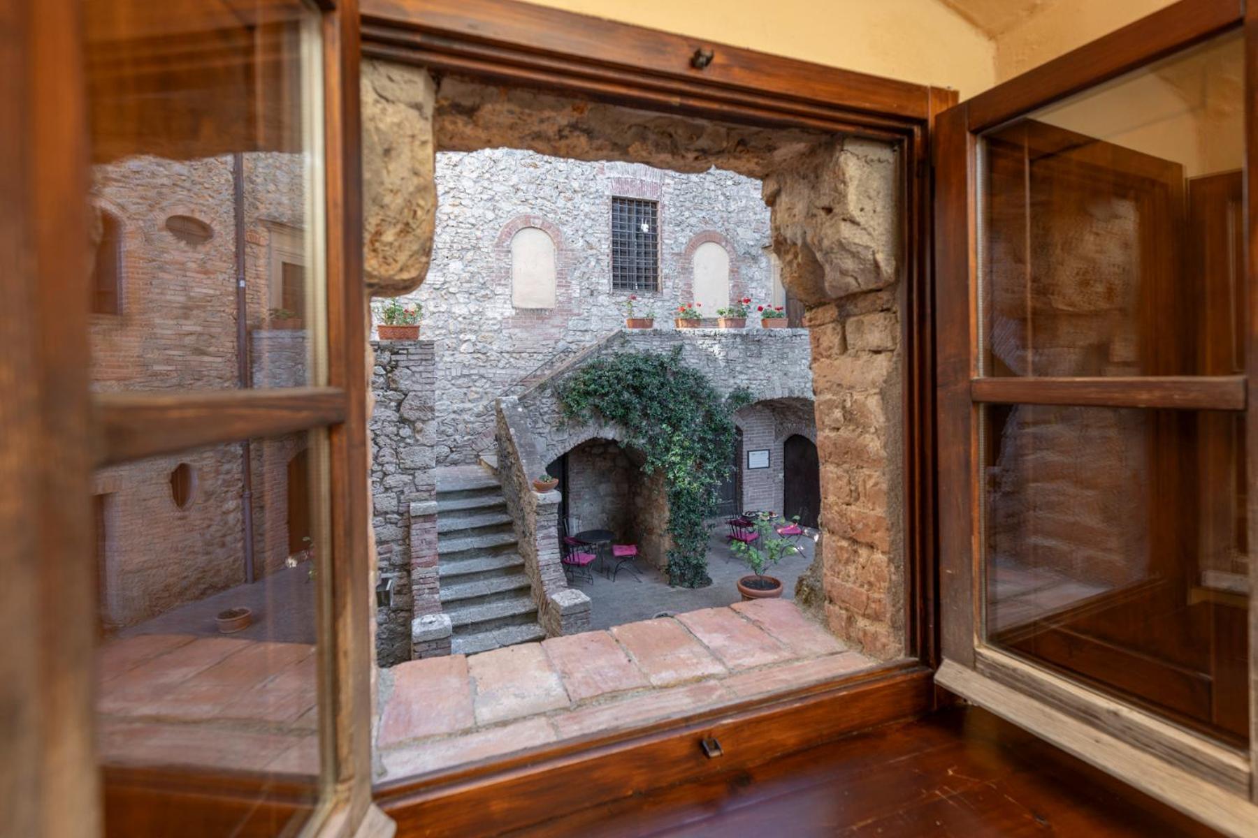 Castel Pietraio Villa Monteriggioni Bilik gambar